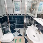 6 Bedroom Beautiful In *