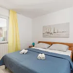 6 Bedroom Beautiful In