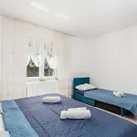 Holiday home 6 Bedroom Beautiful In