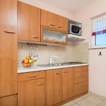 Holiday home 6 Bedroom Beautiful In Povljana