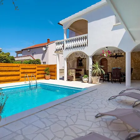 Hébergement de vacances 6 Bedroom Beautiful In *