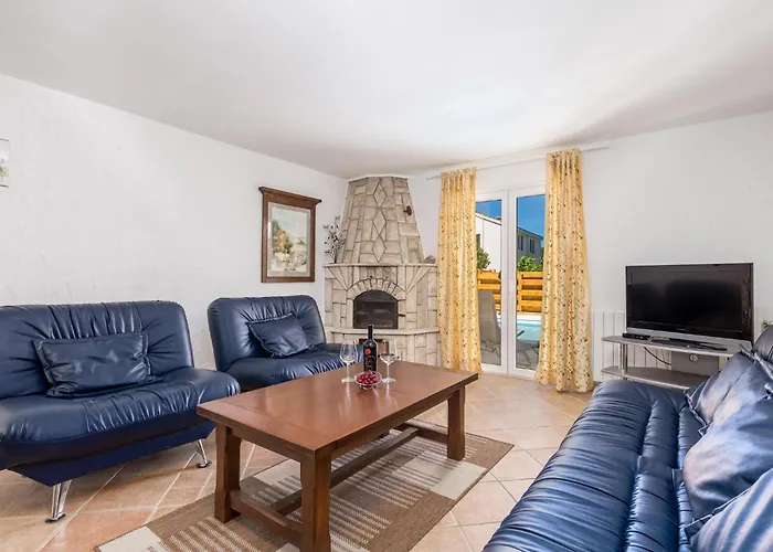 Дом отдыха 6 Bedroom Beautiful In *