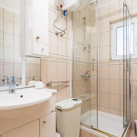 Amazing In With Kitchen * Povljana