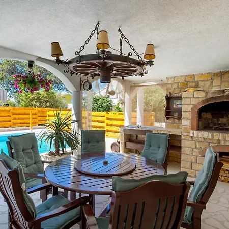 Holiday home Amazing In With Kitchen *