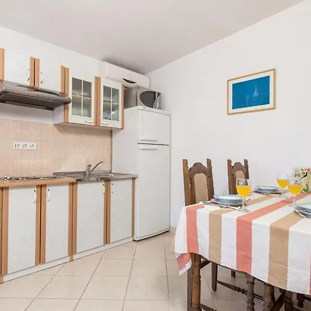 Amazing In With Kitchen Holiday home *
