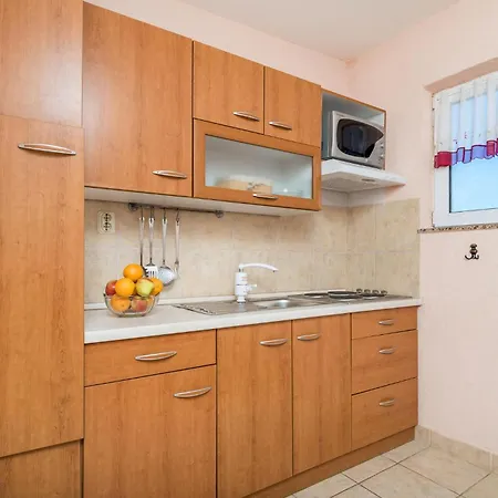 Holiday home Amazing In With Kitchen Povljana