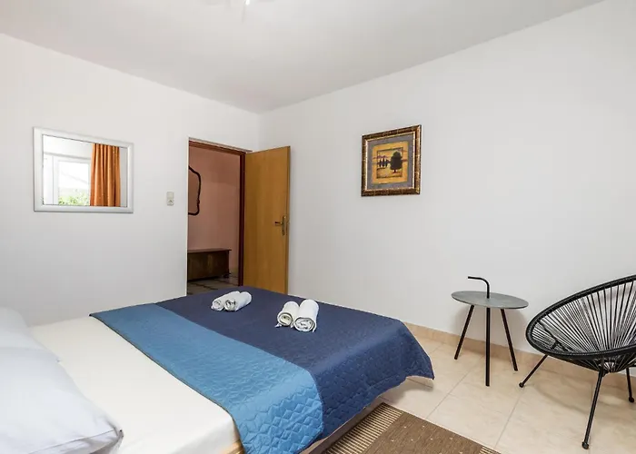 6 Bedroom Beautiful In Сasa de vacaciones *