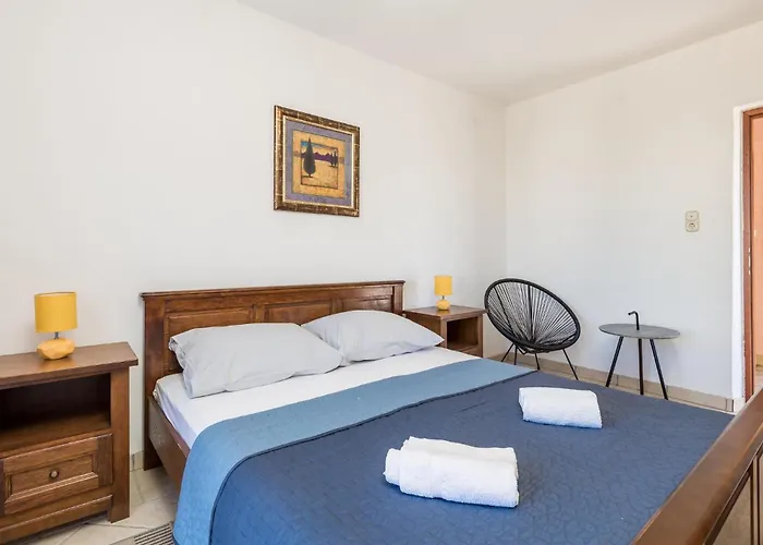 6 Bedroom Beautiful In בית נופש *